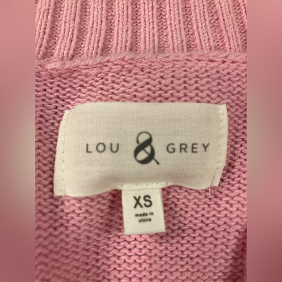 💛TODAY**$15***Lou & Grey variegated pink/ beige tones/ombré design v-neck swtr. - Picture 3 of 5
